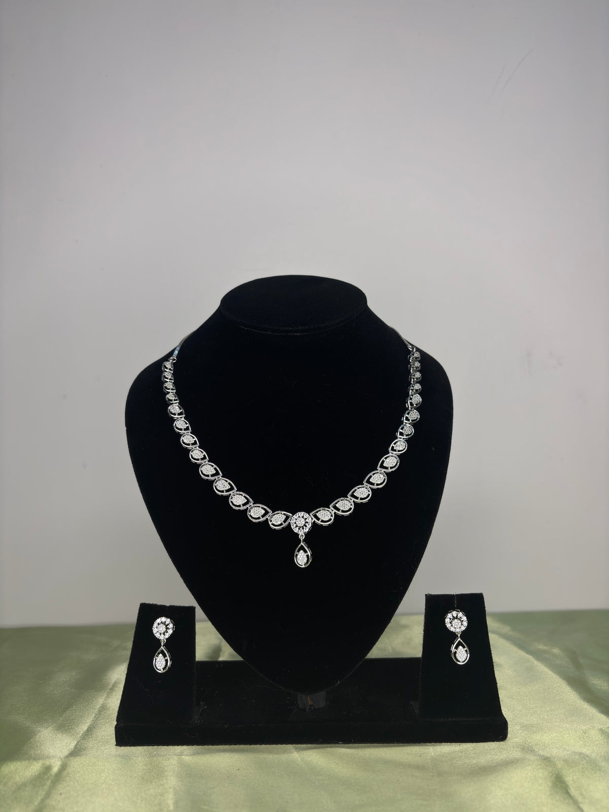 Classic Solitaire Diamond-Look V-Collar Necklace Set